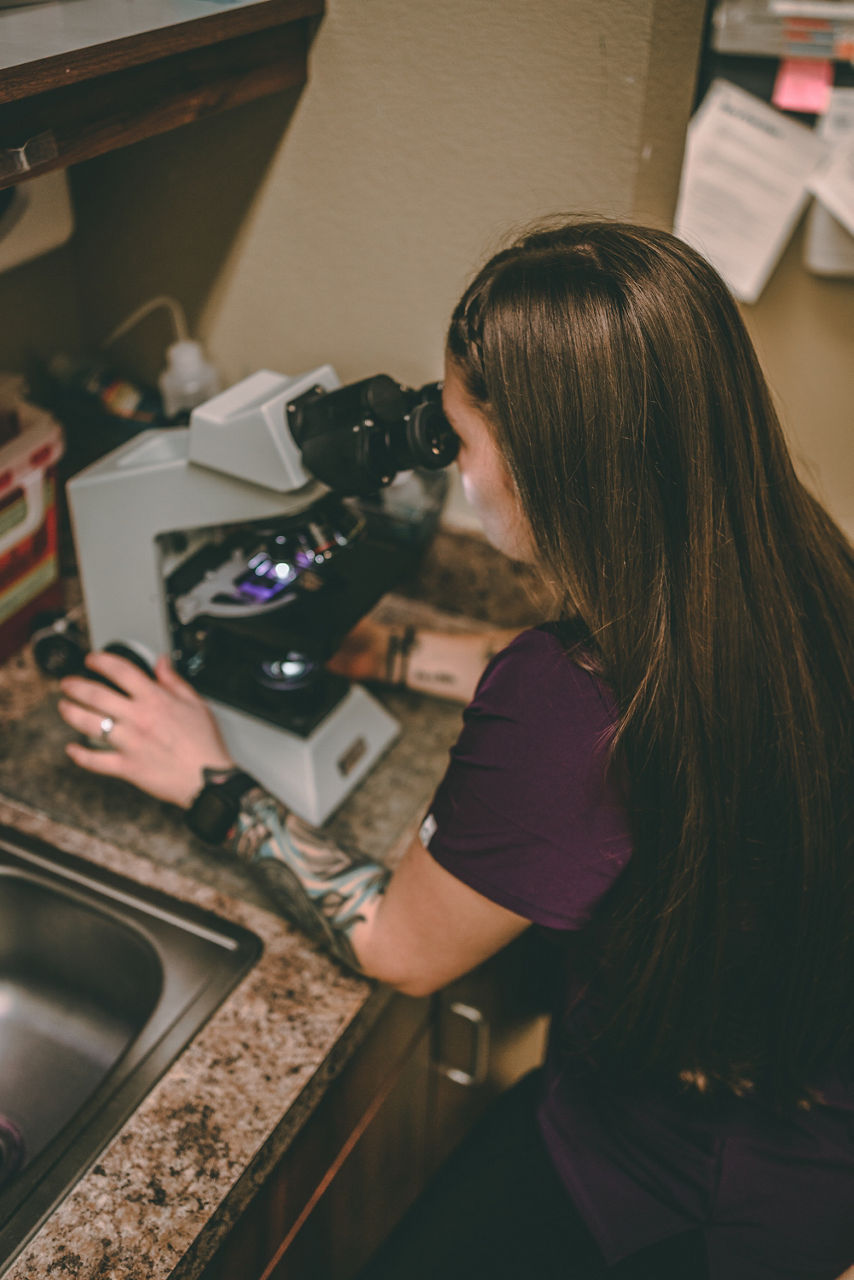 women doing diagnostic tests