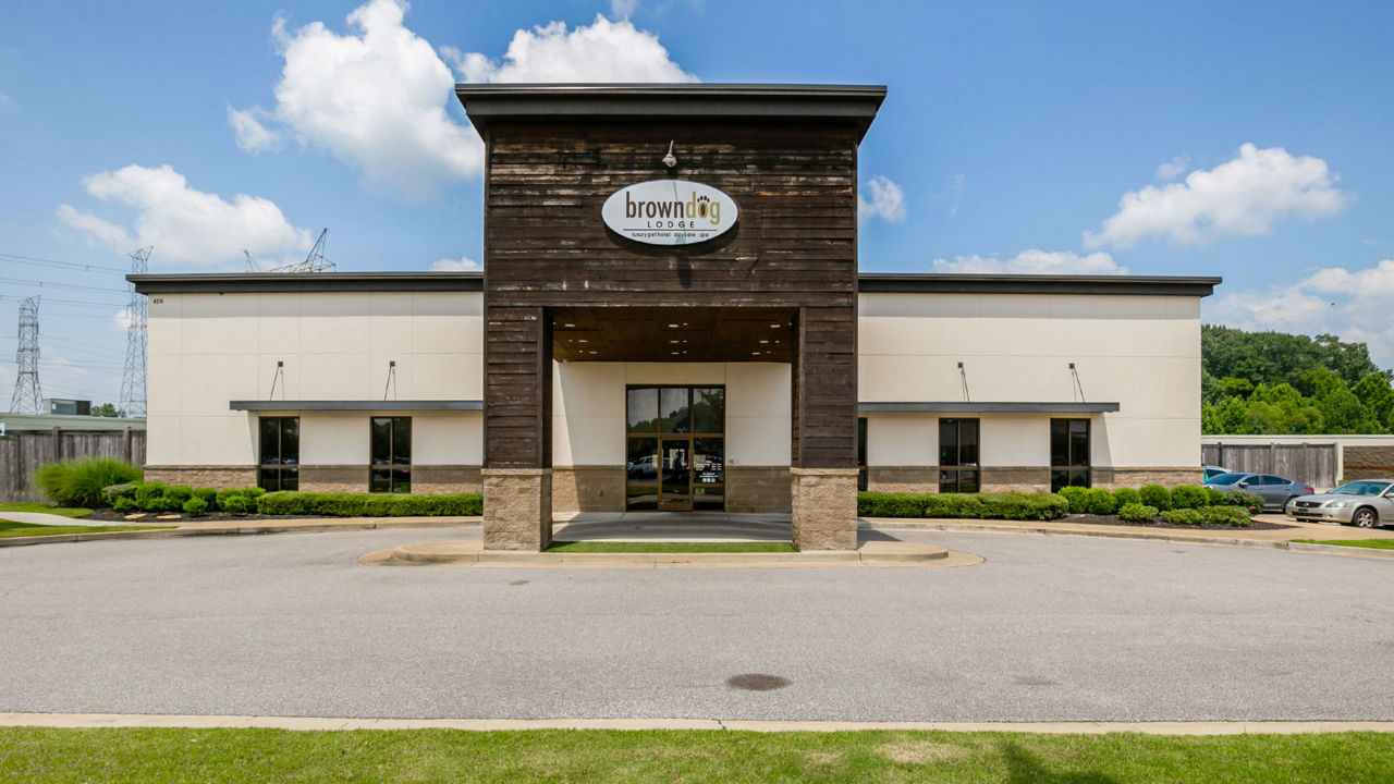 Browndog Lodge Building Front